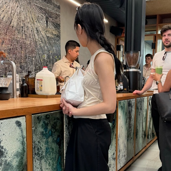 Meet your Posher, Emily - Picture 1 of 1